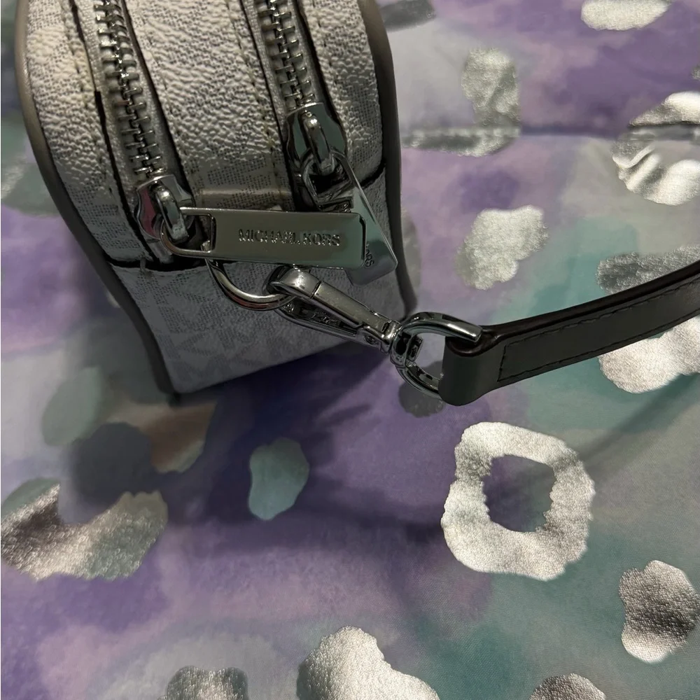 Michael Kors Cream and Gray MK Logo Crossbody Bag - Picture 4 of 4